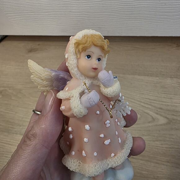 Loving Thoughts Cherubim 1997 Lauren #62482 Winter Angel Figurine - Picture 4 of 4